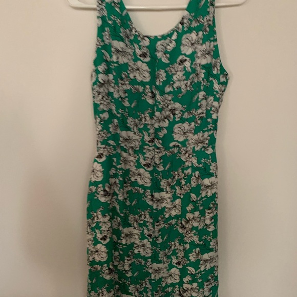 Green floral dress size large - Picture 2 of 4